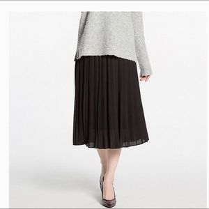 Uniqlo Pleated Chiffon Midi Skirt